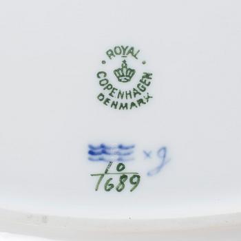 MATSERVIS, 116 delar, porslin, "Blå blomst", Royal Copenhagen.