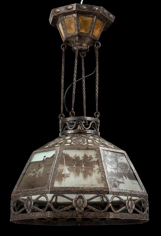 TAKLAMPA, smide samt glas, Jugend, 1910/20-tal. H 35.