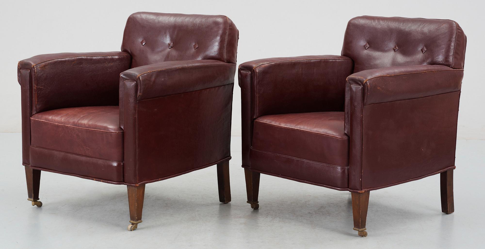 CLUBFÅTÖLJER, ett par, 1920/30-tal.