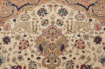 MATTO, a semi-antique Tabriz, ca 466 x 328,5 cm.