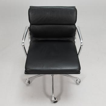 CHARLES & RAY EAMES, kontorsstol, "EA 217 Soft Pad Chair", Vitra.