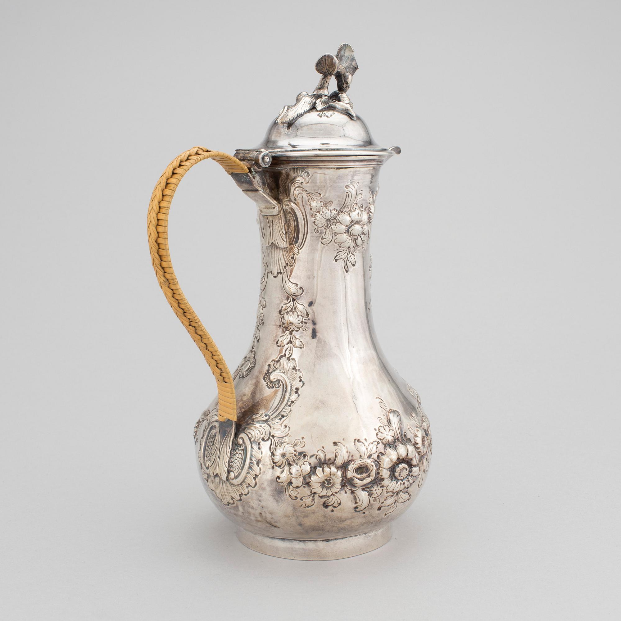 KAFFEKANNA, silver, rokoko, London 1754. Vikt ca 540 gram.