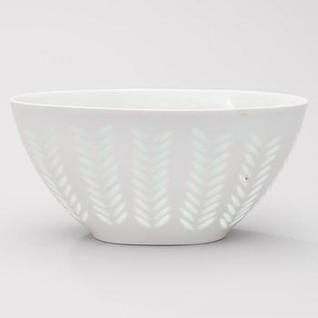 A 40-piece set of tableware in porcelain, signed F.H.Kj. Finland Arabia.