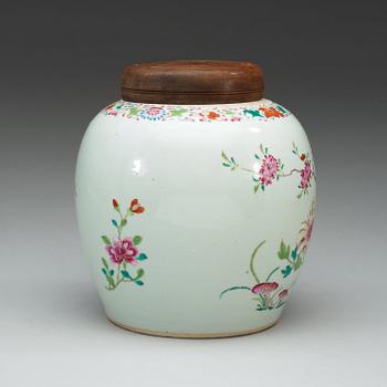 A famille rose jar, Qing dynasty, Qianlong (1736-95).