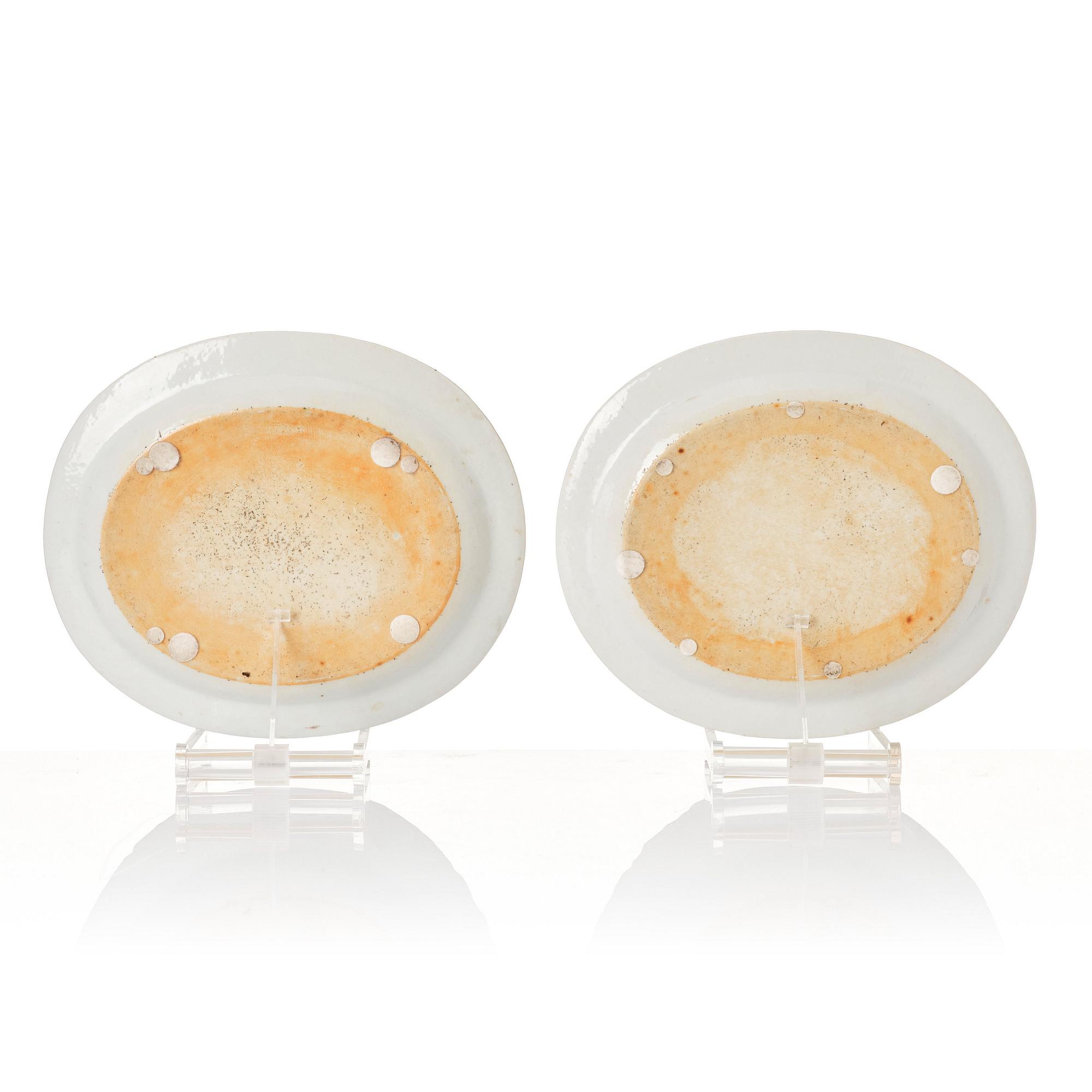 A pair of famille rose 'Export porcelain' tureens with covers, Qing dynasty, 18th century.
