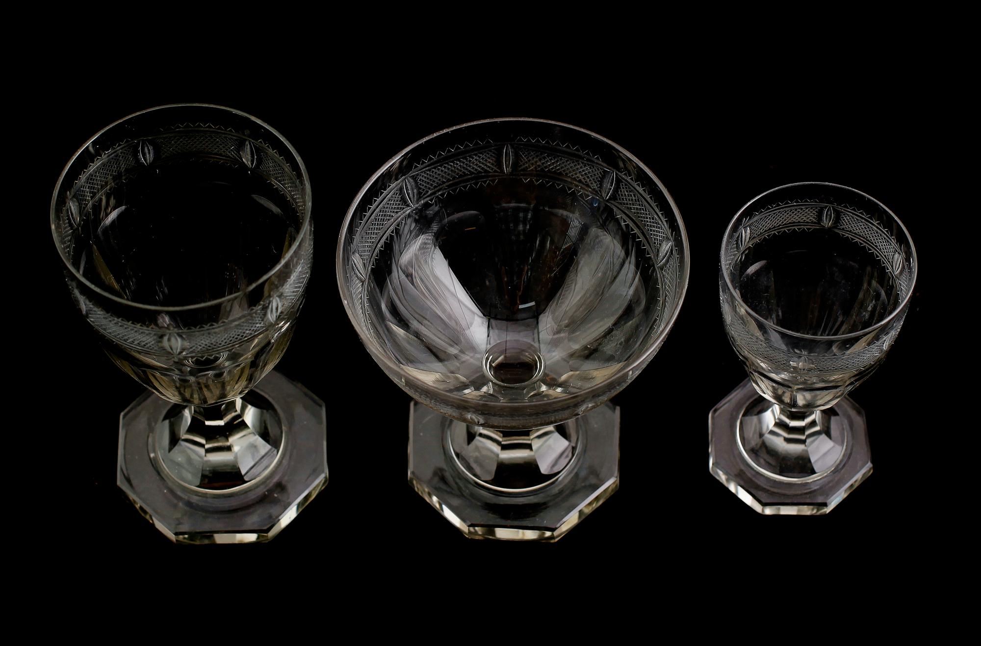 SERVISDELAR, 10 st, glas, 1900-talets första hälft.