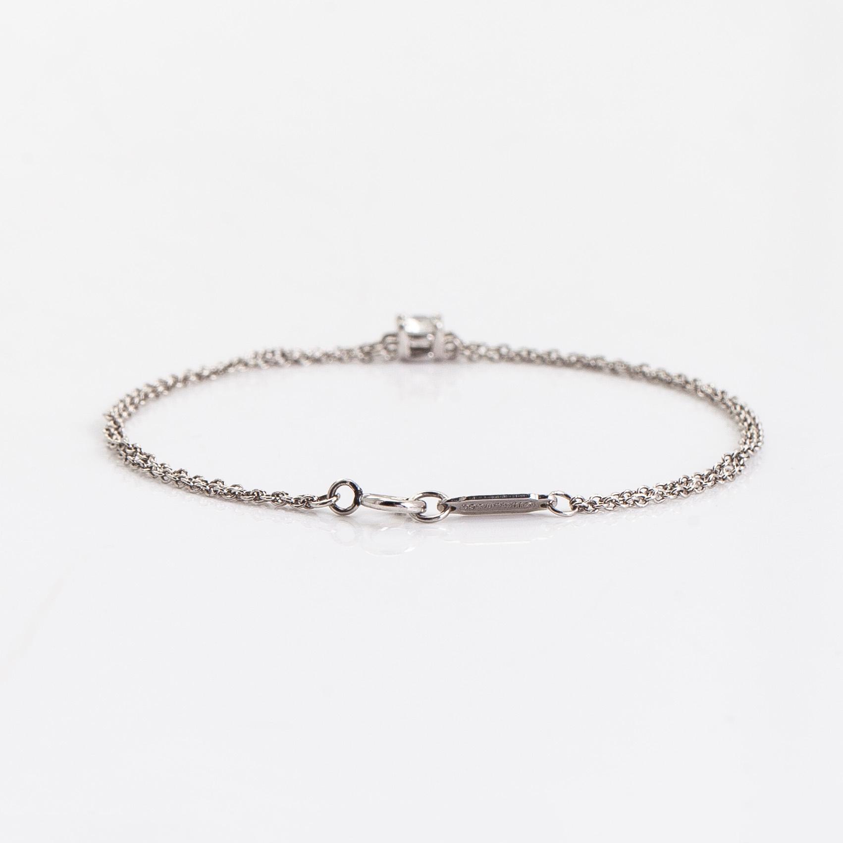 Tiffany & Co, rannekoru, platinaa ja briljanttihiottu timantti.