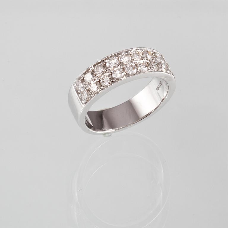 RING, 18k vitguld med 20 briljantslipade diamanter, ca 1.16  ct. Vikt 7 g.