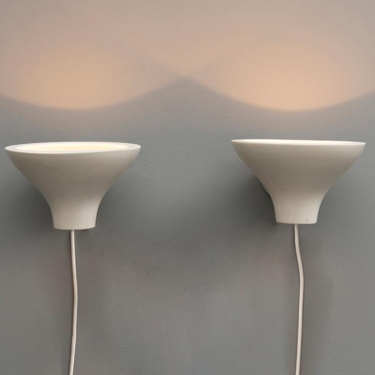 JUKKA KORPIHETE, vägglamppor, ett par, tillverkare Byrolights, 2006.