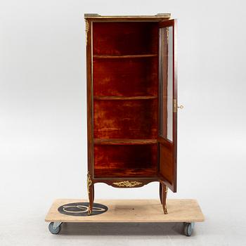 A Louis XVI style display cabinet, first part of the 20th Century.