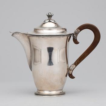 KAFFEKANNA, silver, Hugo Grun & Co AB, Stockholm 1949. Vikt ca 510 gram.