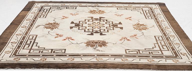 Matta, Peking, antik/semiantik ca 235 x 242 cm.