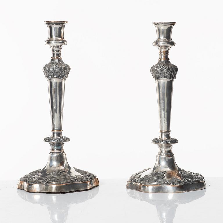 Kandelabrar/ljusstakar, ett par, nysilver, sent 1800-tal.