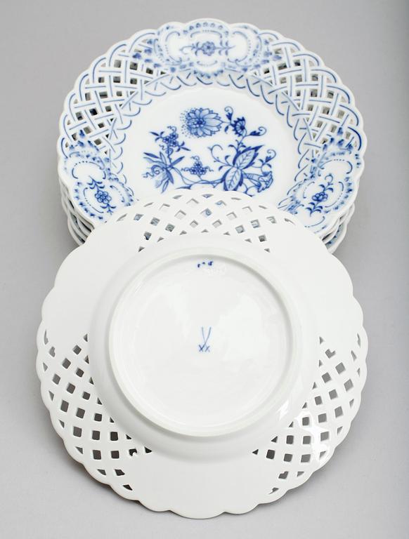 ASSIETTER, 6 st, porslin, Meissen, lökmönstret.