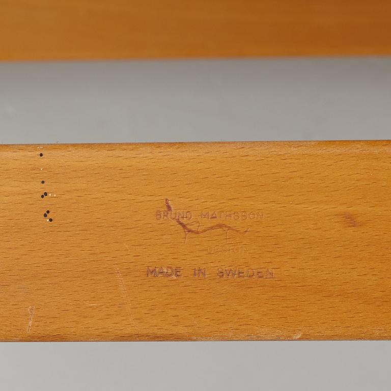 Bruno Mathsson, fåtölj, "Eva", Firma Karl Mathsson, Värnamo, daterad 1941.