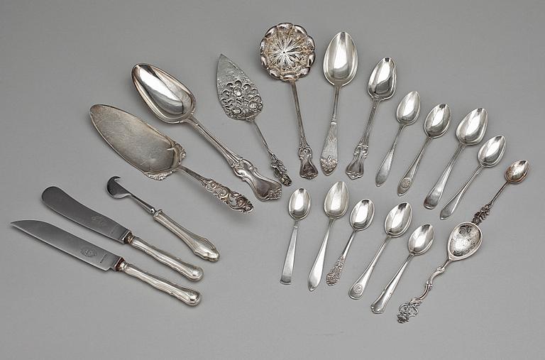 PARTI BESTICK, silver, flertal olika tillverkare, bla Anders Gustaf Carlberg, Eksjö 1877. Tot vikt ca 1190 g.