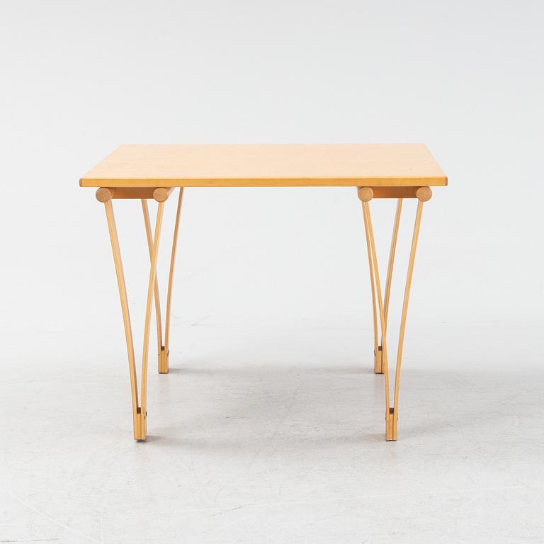 Soffbord/sidobord, masurbjörk, 1900-talets slut.