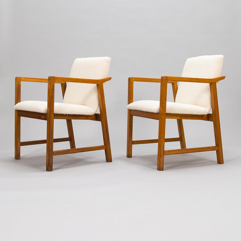 Carl Gustaf Hiort af Ornäs, a pair of mid-20th century 'Korsika' armchairs, Puunveisto Oy- Träsnideri Ab.