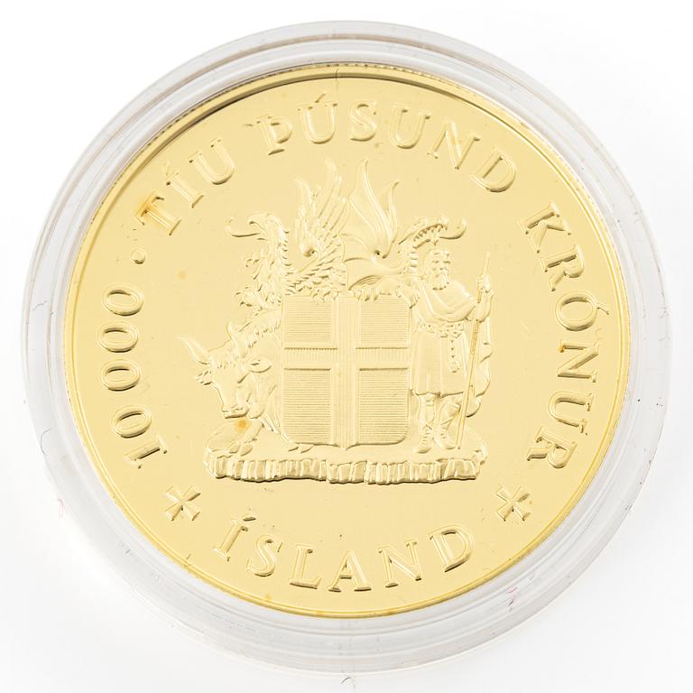 Gold coin, 21,6 carat, Iceland, 10,000 kronur, the year 2000.