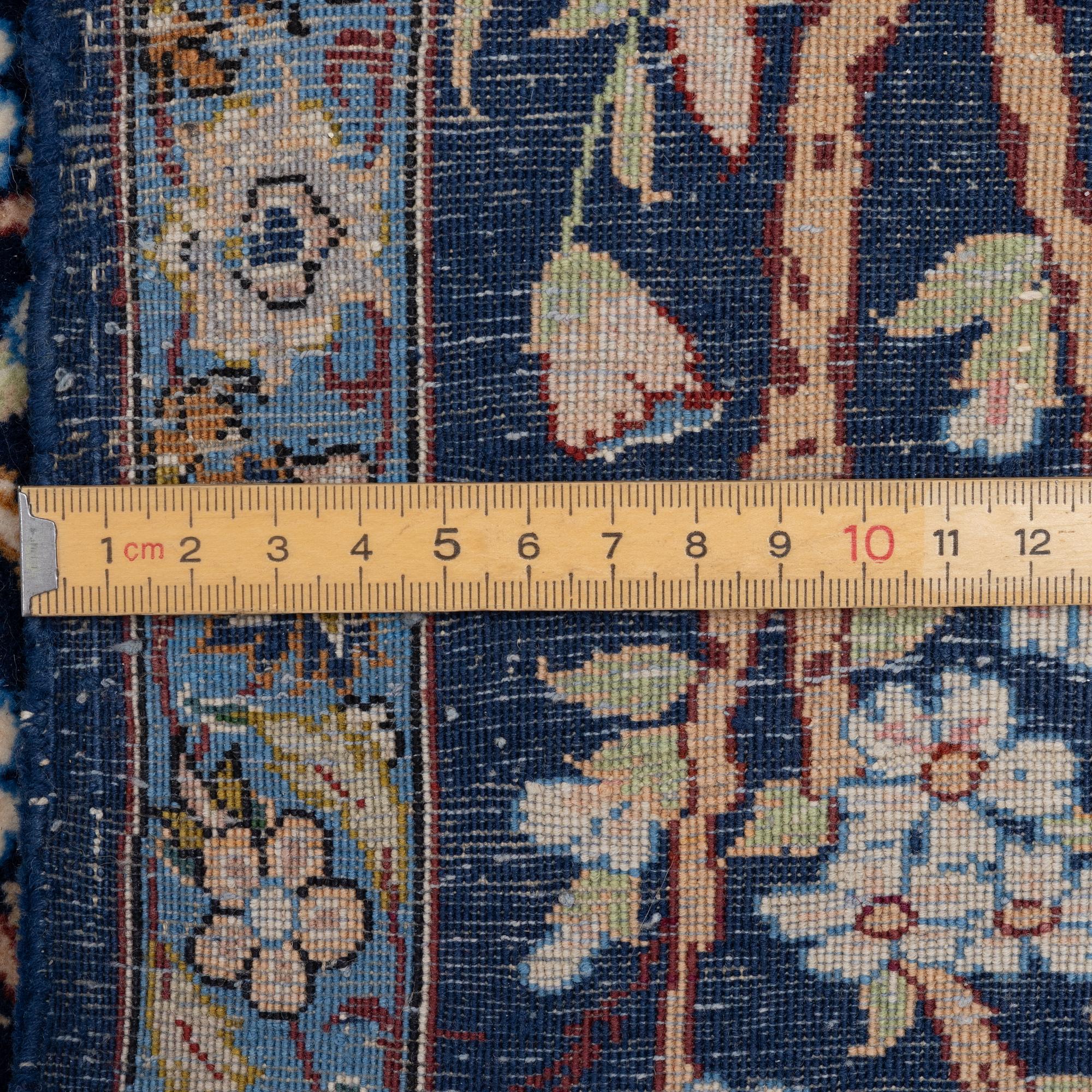 Matta, Isfahan, figural, ca 90 x 65 cm.