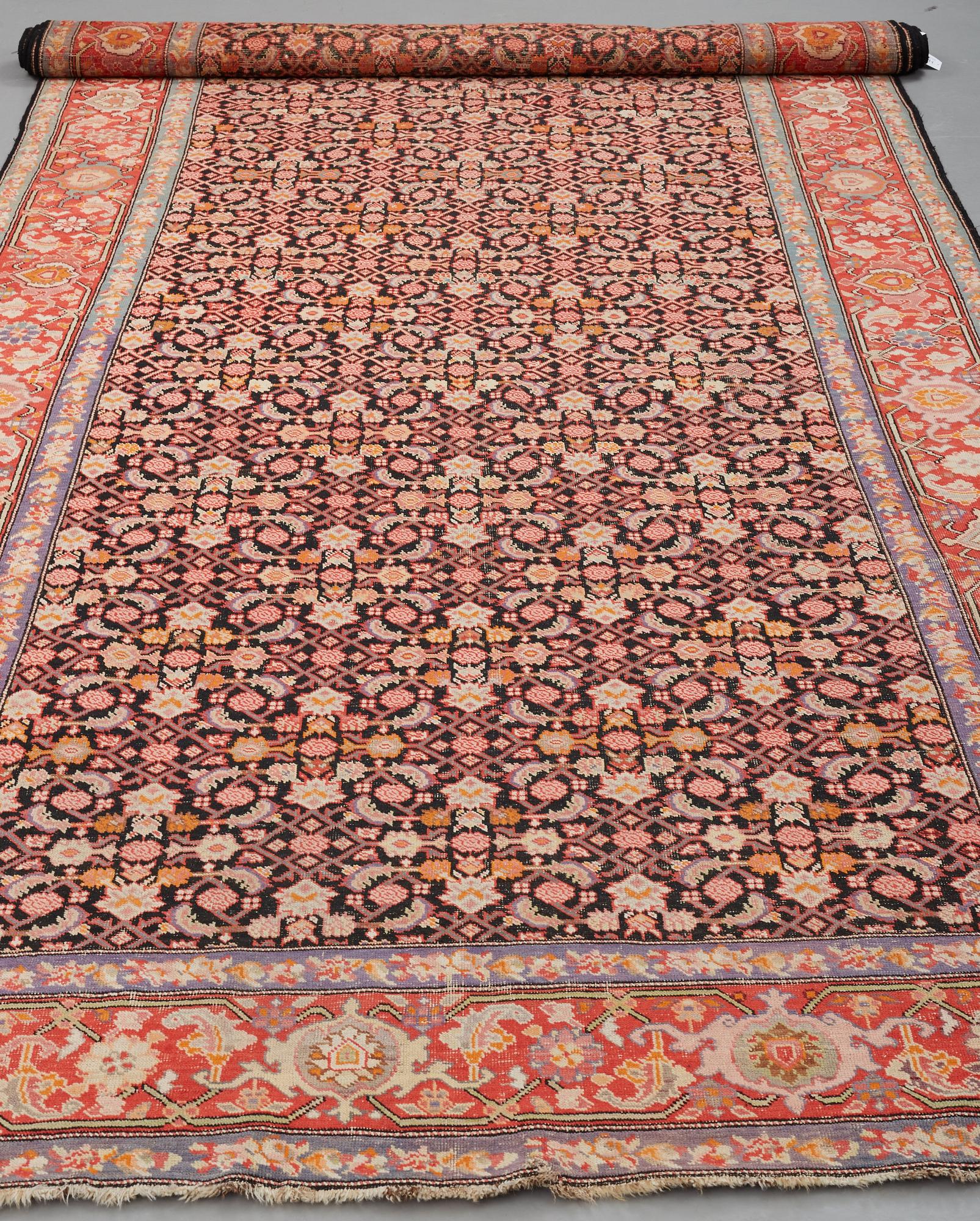 MATTO, an antique Karabakh kelly, ca 575,5 x 209 cm.