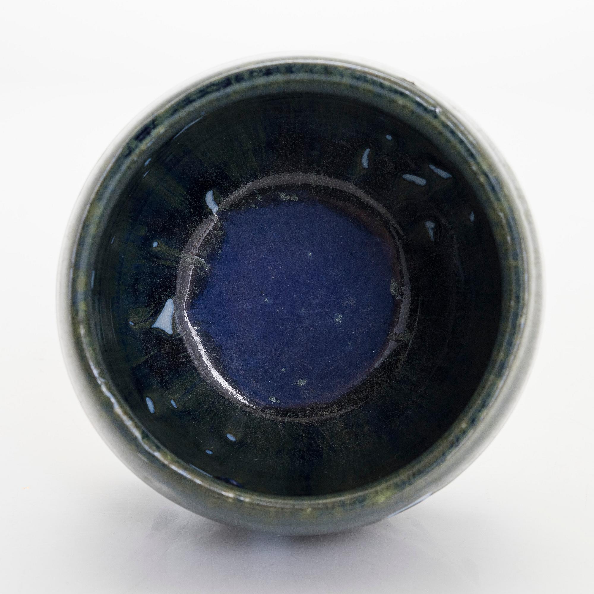 Michael Schilkin, malja, kivitavaraa, signeerattu Schilkin.