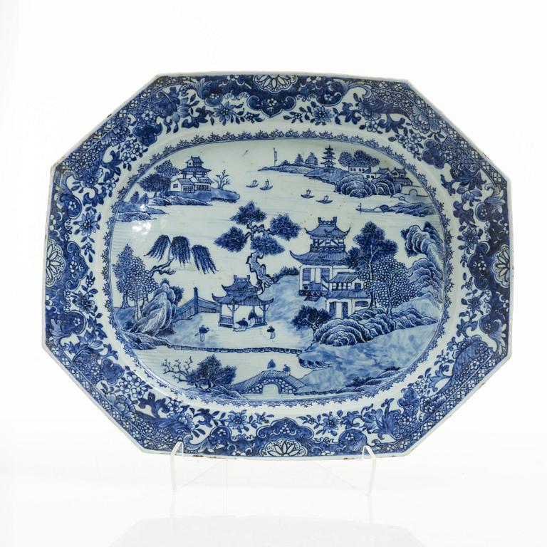 Stekfat, kompaniporslin, Kina, Qingdynastin, Qianlong (1736-95).