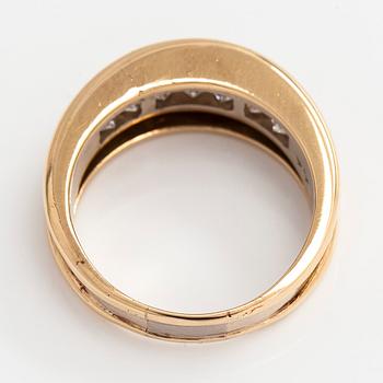 An 18K gold ring with princess-cut diamonds, Gemex, Helsinki 1991.