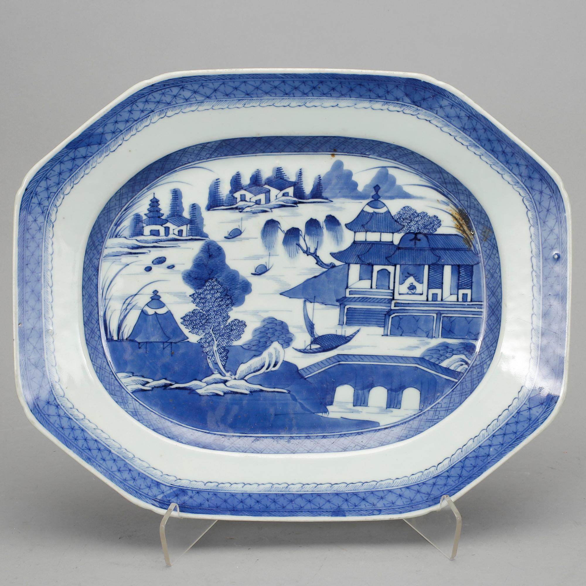STEKFAT, porslin, Kina, Jiaqing, 1800-tal.