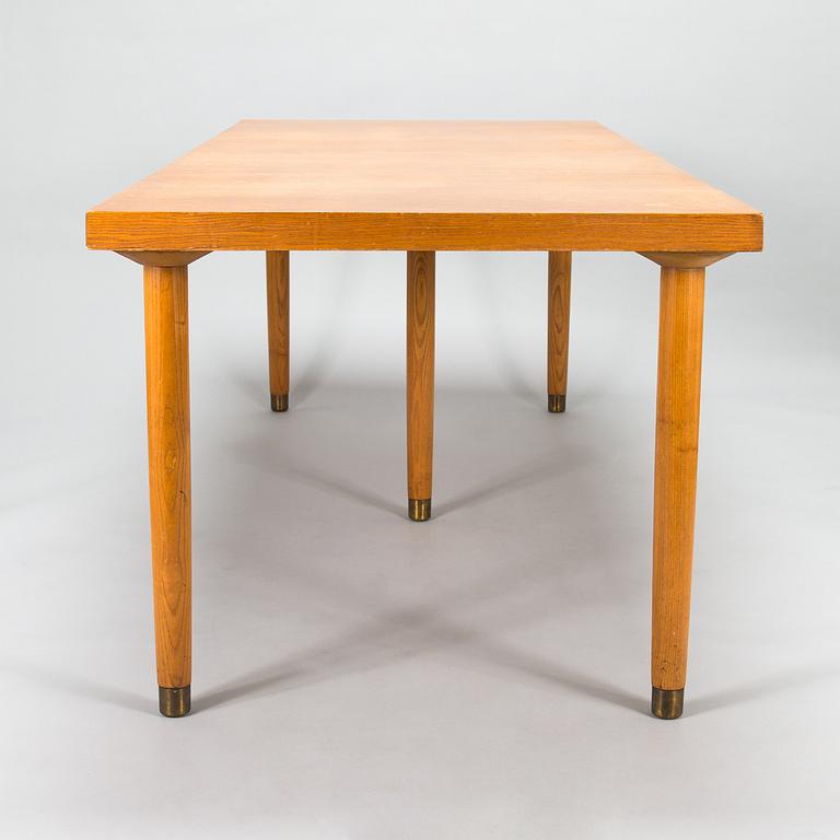 Aino Aalto, a mid-20th-century table for O.Y. Huonekalu- ja Rakennustyötehdas A.B.