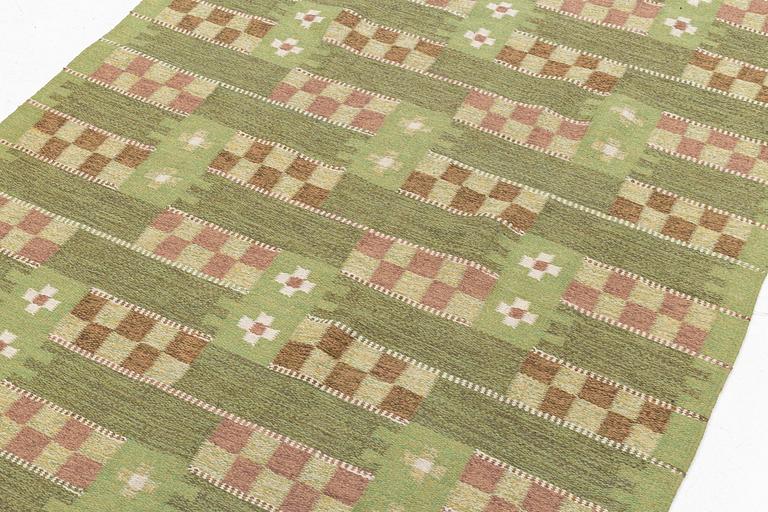 Ulla Brandt, matta, rölakan, sign UB,  1900-talets andra hälft. Ca 205 x 130 cm.