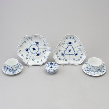 ROYAL COPENHAGEN, te- och kaffeservis, 26 delar, porslin, "Musselmalet Riflet", Danmark.