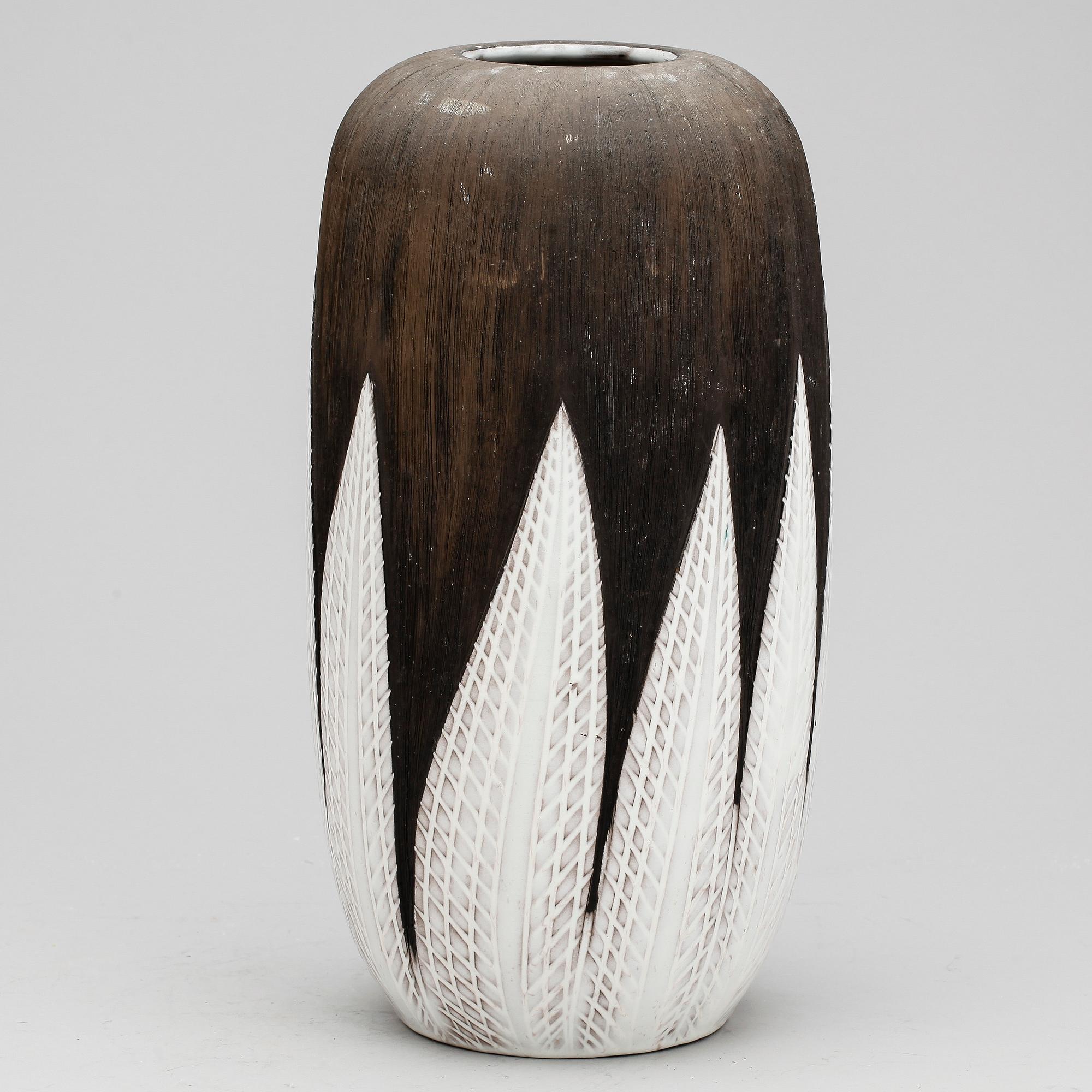 VAS, stengods, "Paprika", Anna-Lisa Thomson, Upsala-Ekeby, i produktion 1951-69.