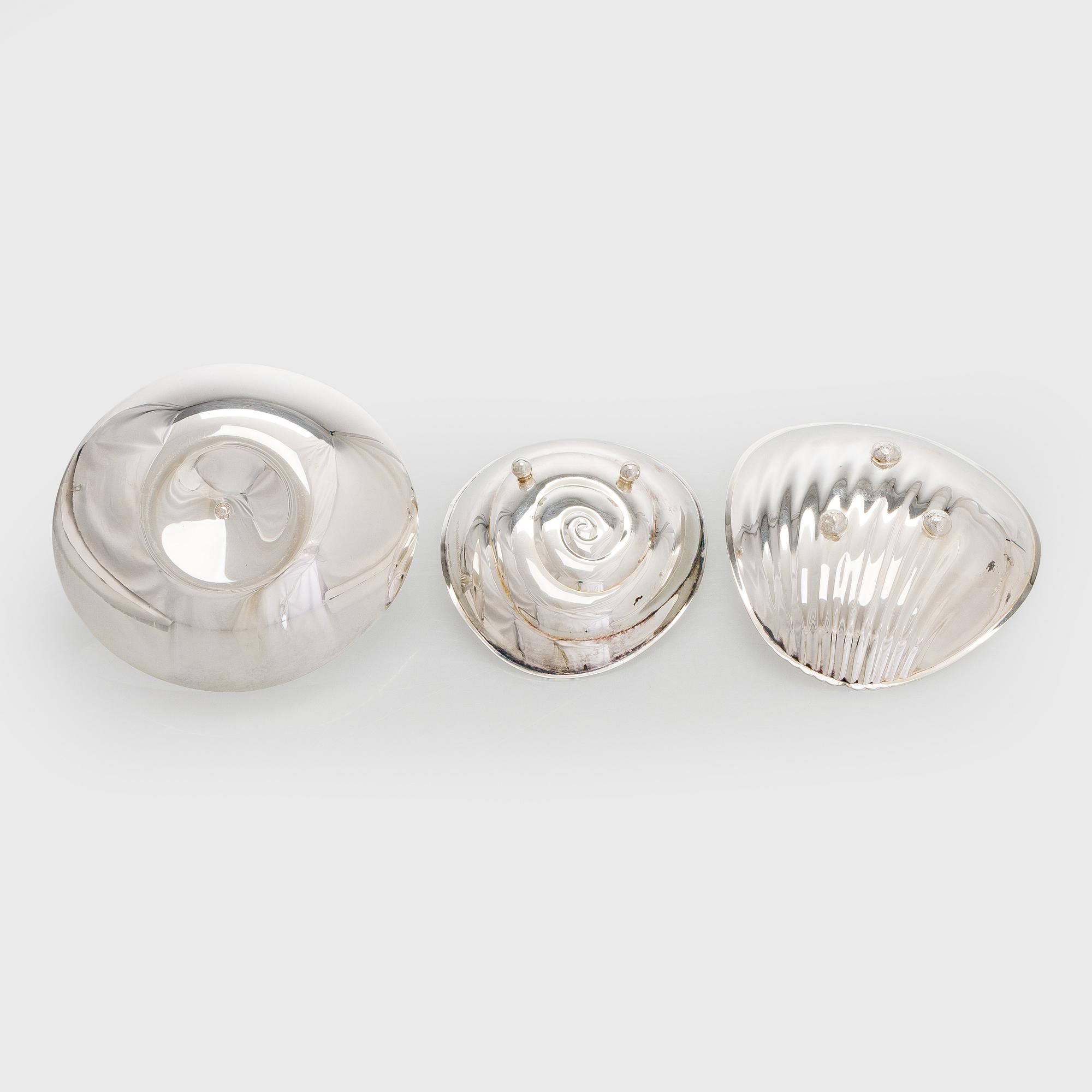 Tapio Wirkkala, Two silver bowls and a silver candlestick, Hopeatehdas, Helsinki, 1958 and 1961.