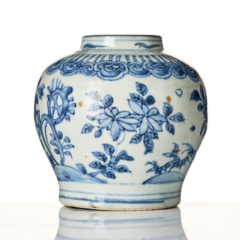 A blue and white jar, Ming dynasty, Wanli (1572-1620).