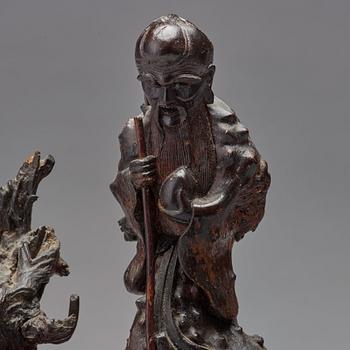 A Chinese root sculpture, Qing dynasty, 19th Century.