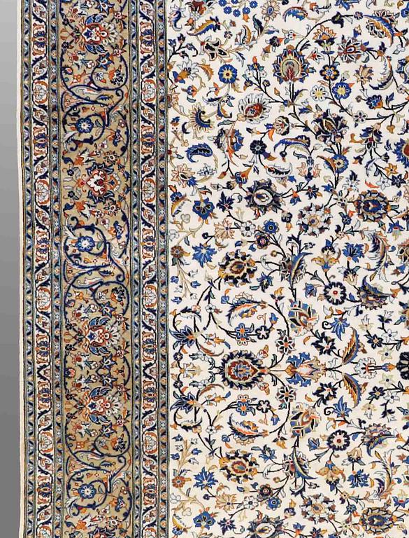 A CARPET, Kashan, ca 410 x 280 cm.