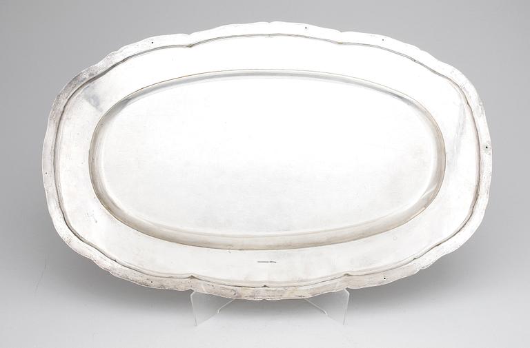 BRICKA, silver, Möllenborg F, Stockholm, 1854. Tot vikt ca 2022g.