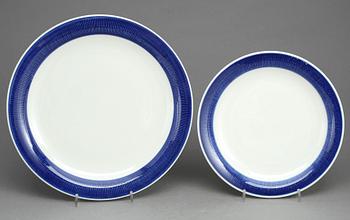SERVISDELAR, 13 st, porslin, "Koka blå", Hertha Bengtsson, Rörstrand, 1956-88.