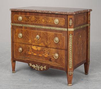 A Gustavian commode.