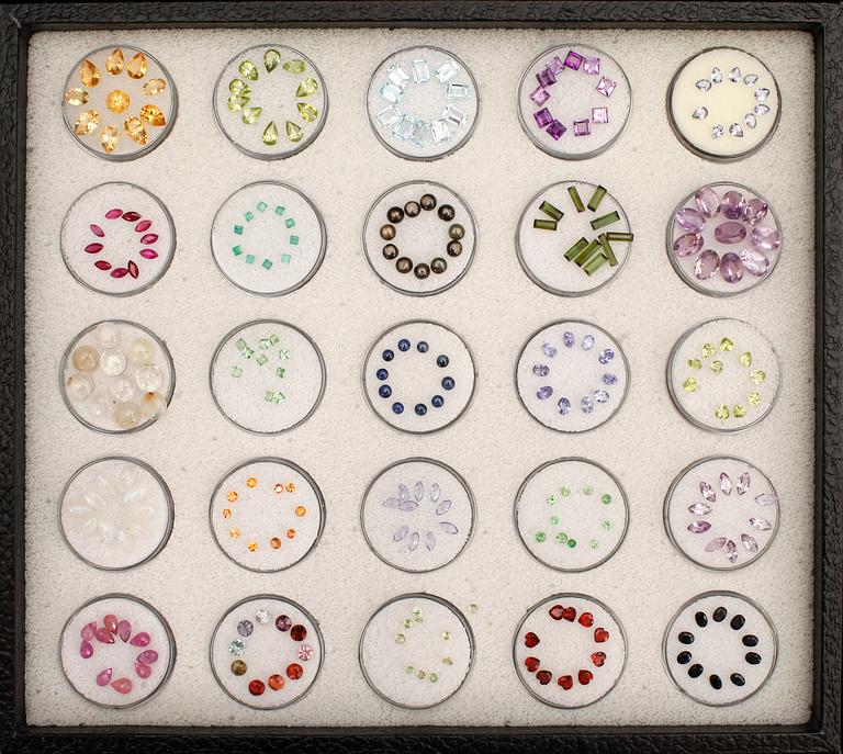 ÄDELSTENSSAMLING, 25 delar.