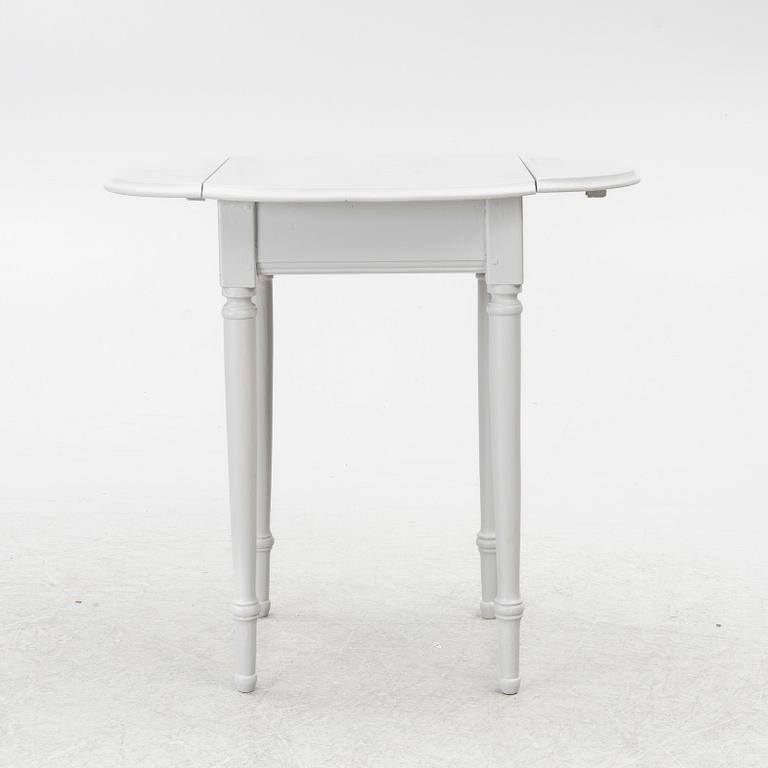 Side table with flaps. 19th century.