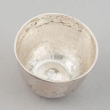 A russian silver tumbler, 18th century.