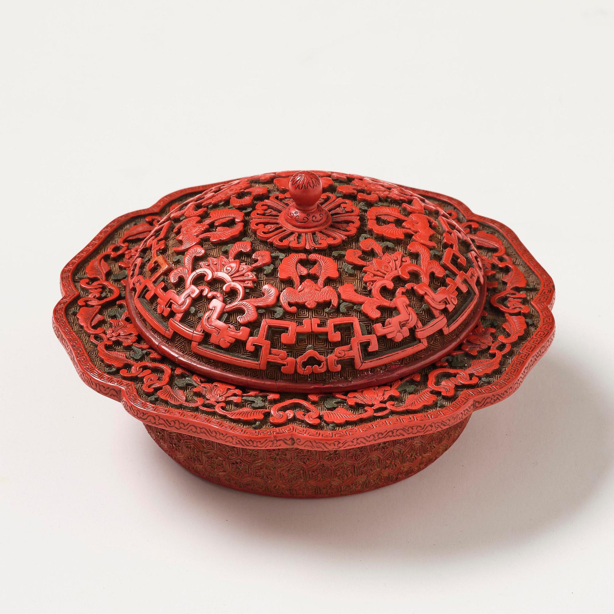 Ask med lock, lack. Qingdynastin, Qianlong (1736-95).