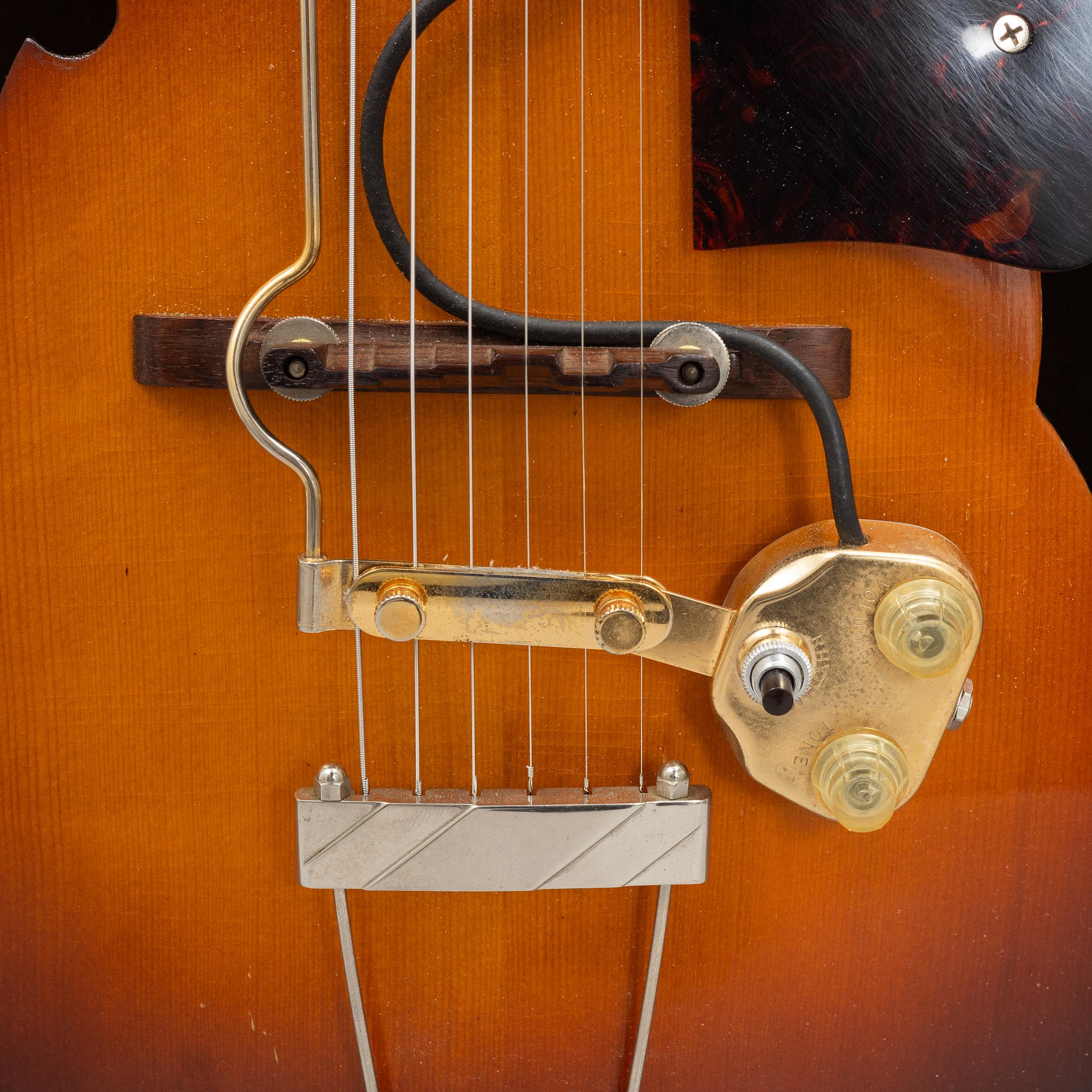 Gibson, "Wartime Special", halvakustisk gitarr, 1941, USA.