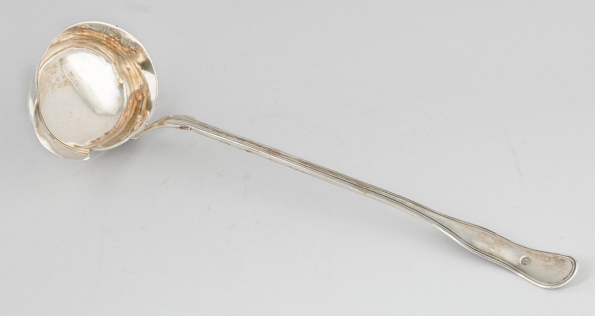 SOPPSLEV, silver, E Petterson, Stockholm 1877. Vikt ca 231 g.