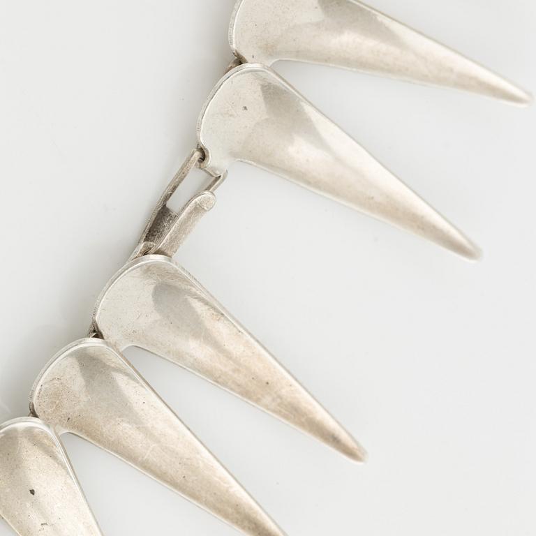 Atelier Borgila, a necklace, sterling silver, Stockholm 1956, design Bengt Wettersjö.