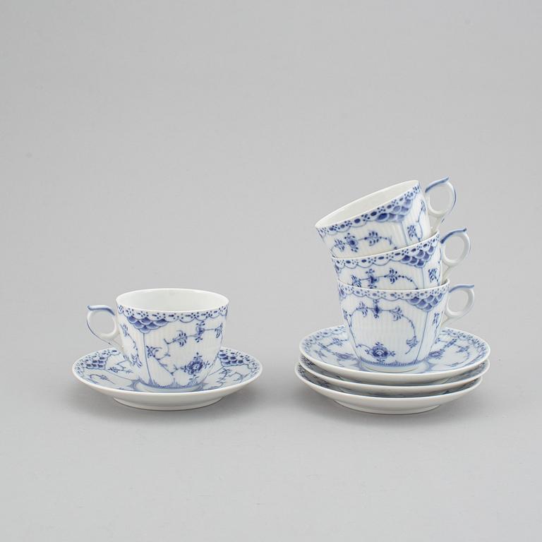 ROYAL COPENHAGEN, a part 'Musselmalet' service, Denmark (33 pieces).