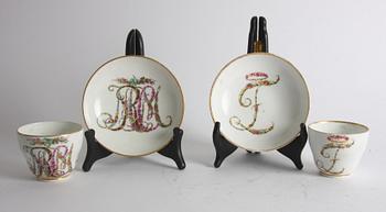 KOPPAR MED FAT, porslin, Meissen, Tyskland.