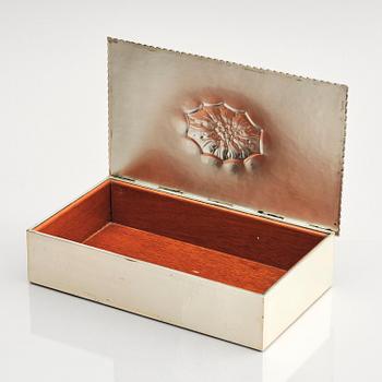 Georg Jensen, cigarrskrin, silver, inredning i trä, Köpenhamn 1918.